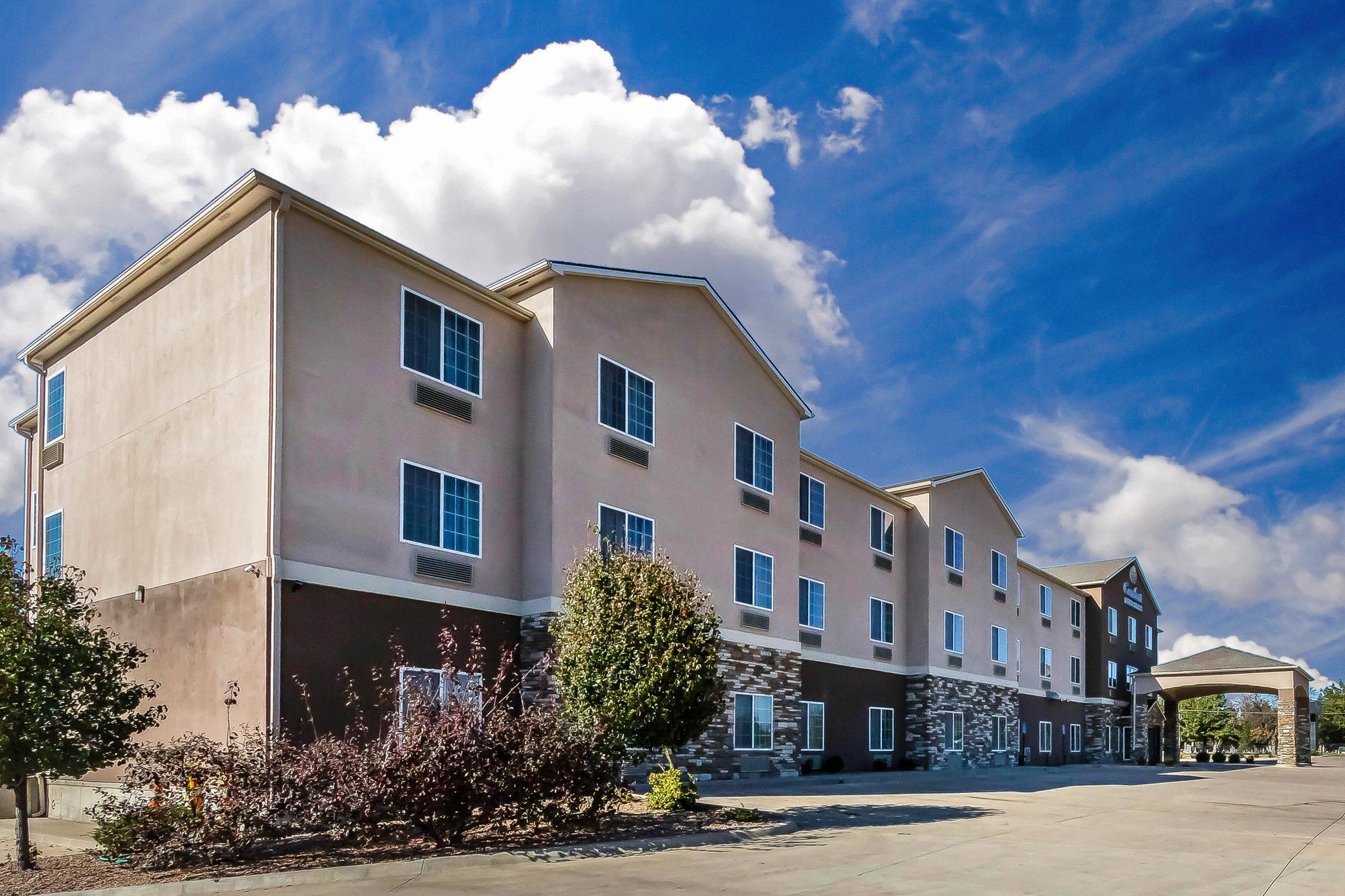 Comfort Inn & Suites Near Bethel College Newton Esterno foto