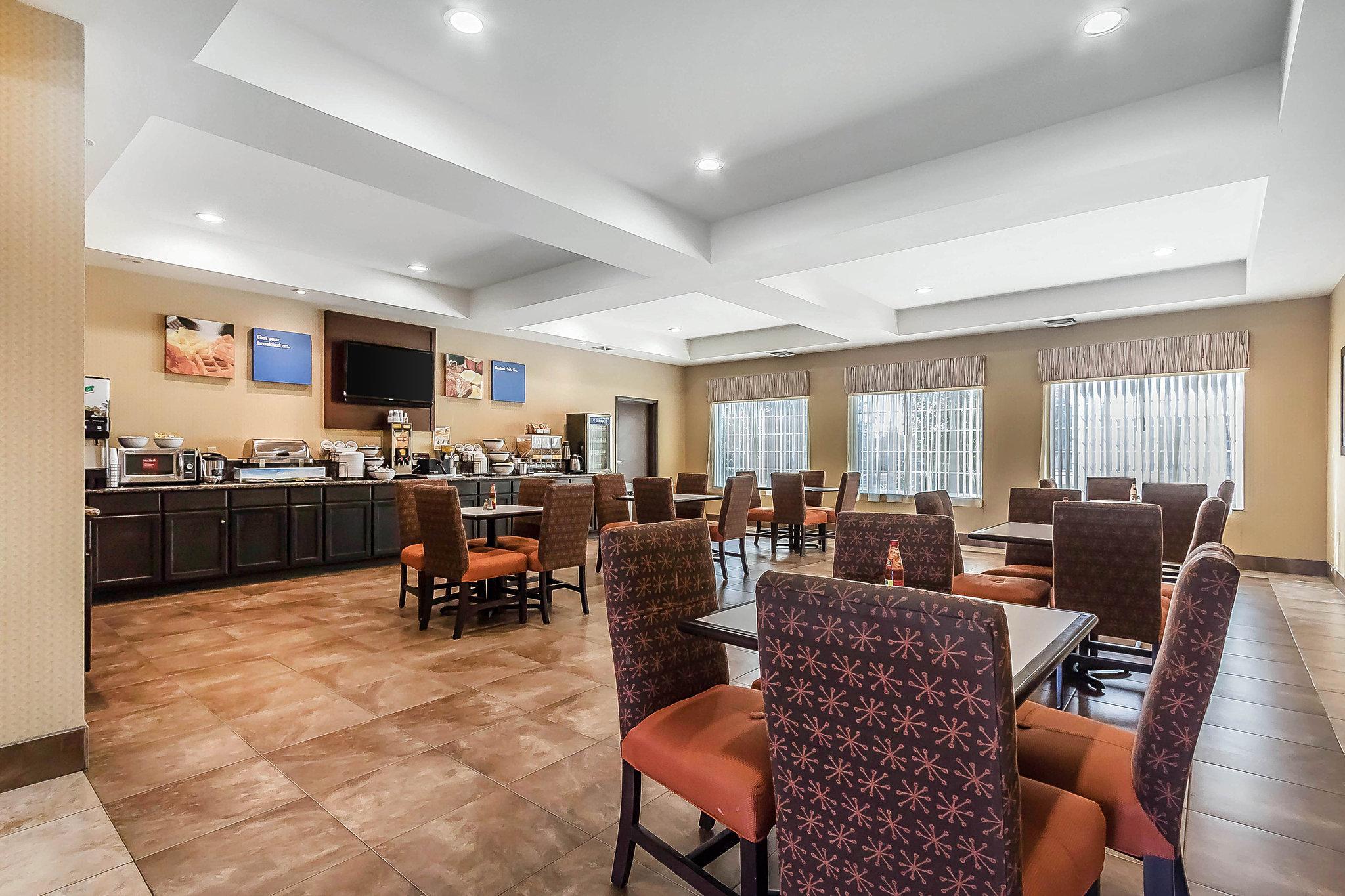 Comfort Inn & Suites Near Bethel College Newton Esterno foto
