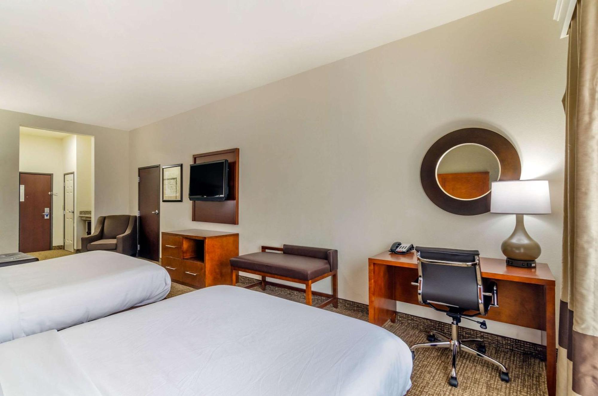 Comfort Inn & Suites Near Bethel College Newton Esterno foto