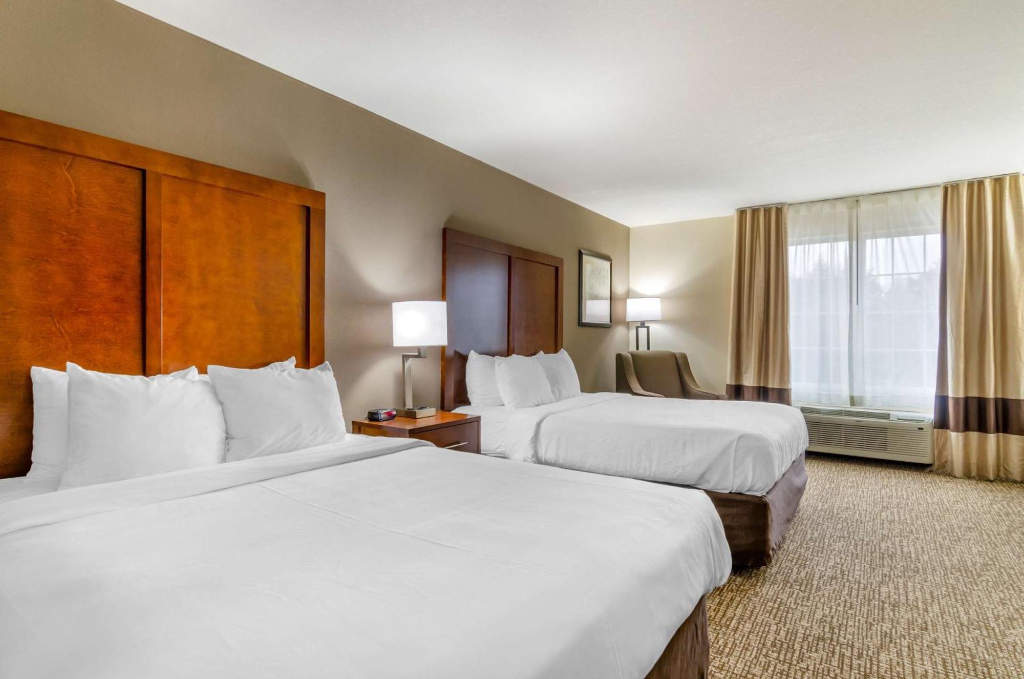 Comfort Inn & Suites Near Bethel College Newton Esterno foto