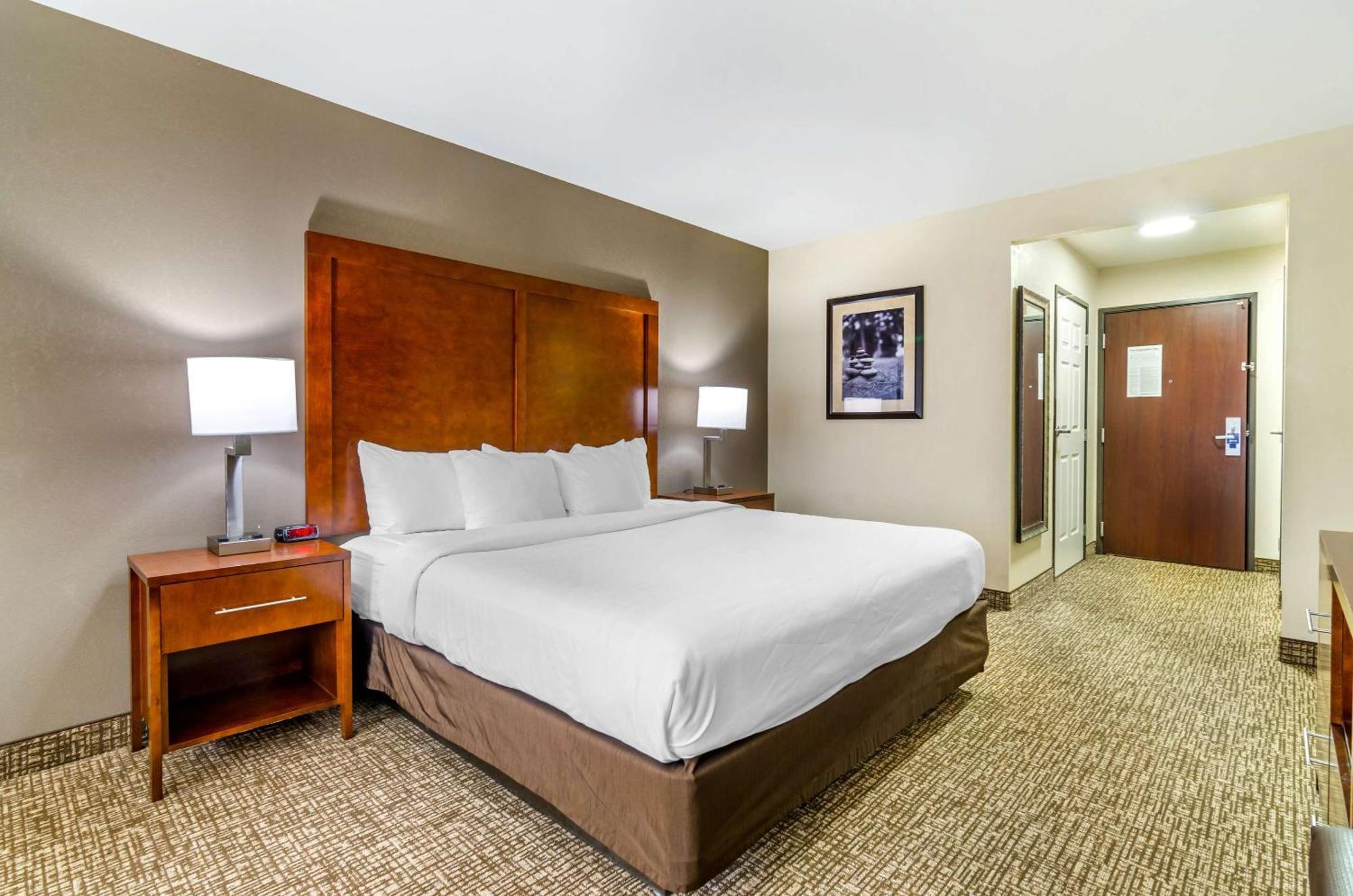 Comfort Inn & Suites Near Bethel College Newton Esterno foto