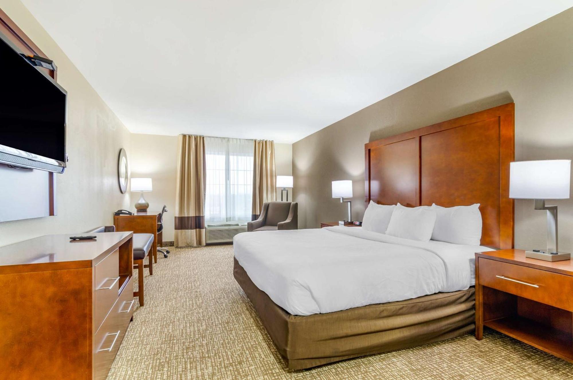 Comfort Inn & Suites Near Bethel College Newton Esterno foto